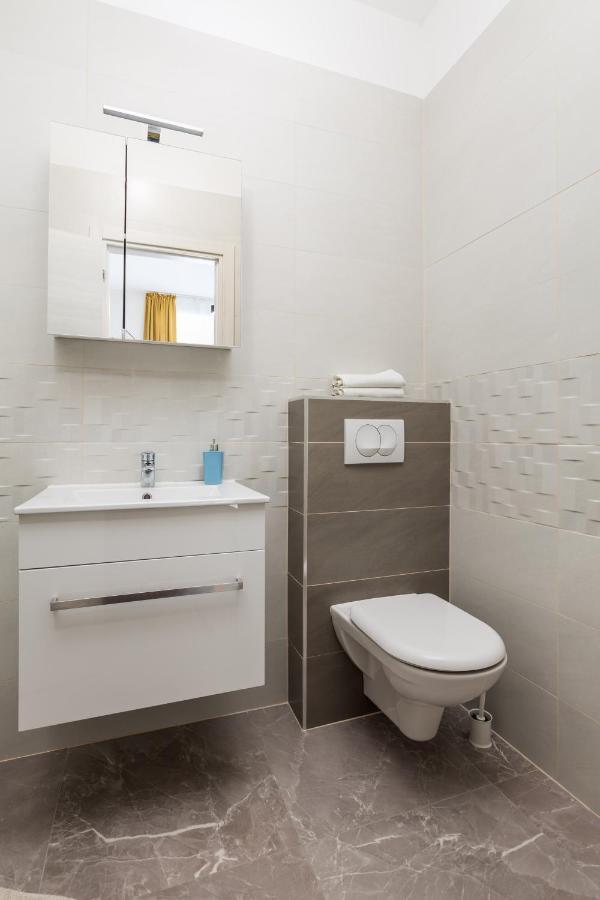 Studio Apartments Fran'S リエカ エクステリア 写真